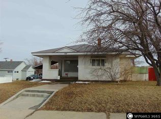 537 9th St, Evanston, WY 82930