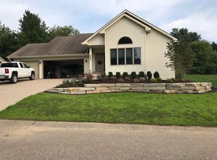 4955 Lakeview Blvd, Clarkston, MI 48348