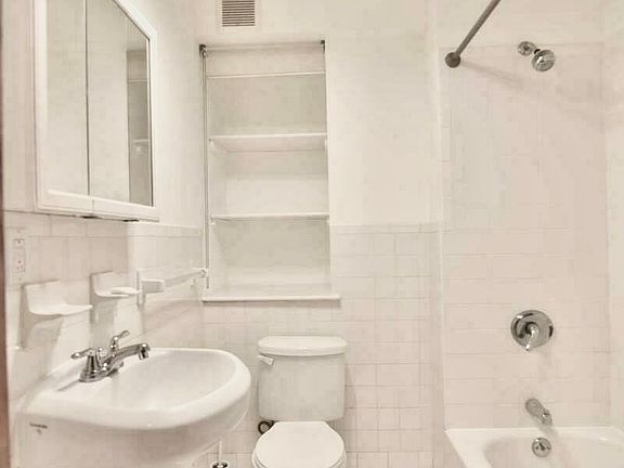5th image of 118 W 111th St