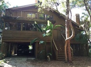1328 Country Club Way S, Saint Petersburg, FL 33705