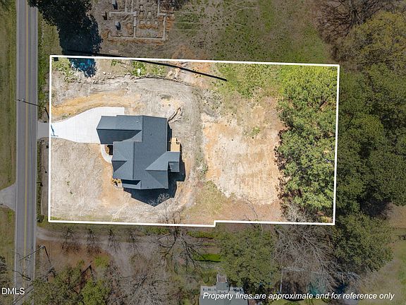 5th image of 615 Pearces Rd