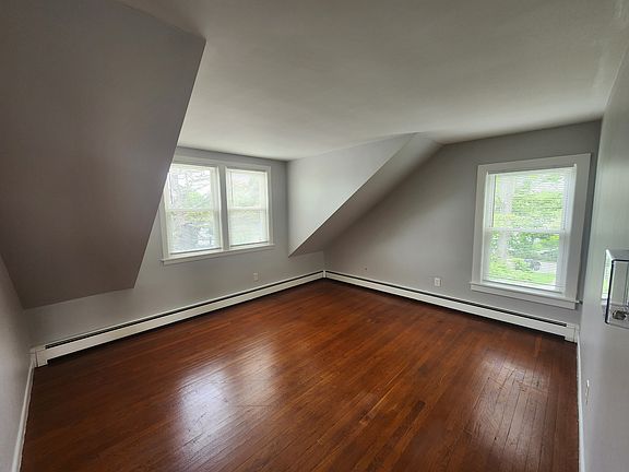 3rd image of 40 Pond St #1