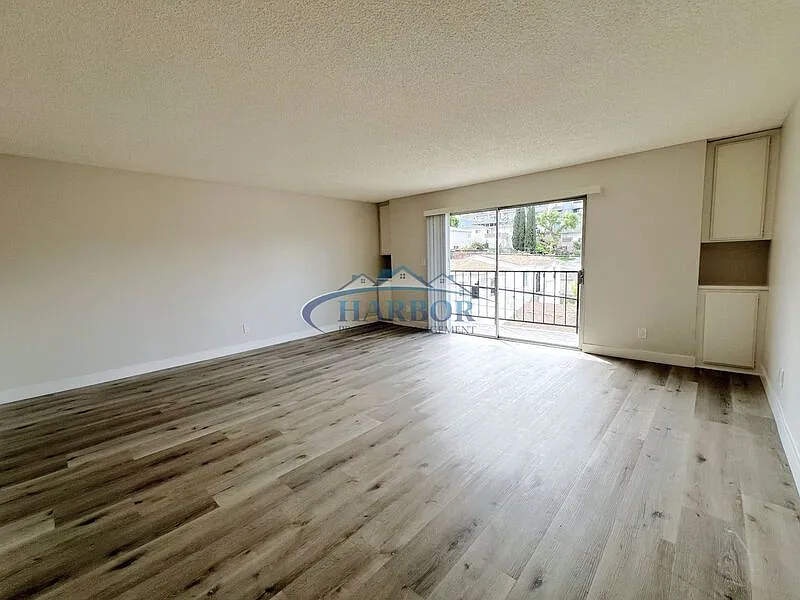 3 bed, 1.0 bath, $2,995 — Photo 3
