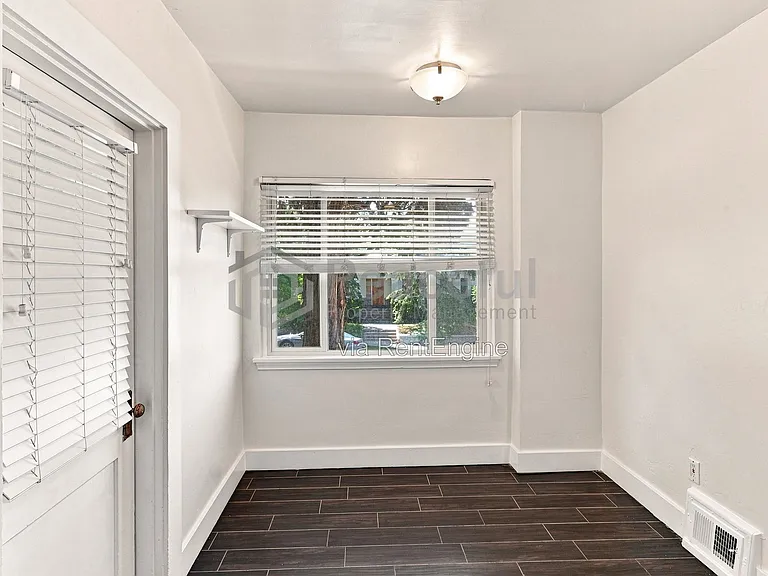 1363 S 1300 E — Photo 18