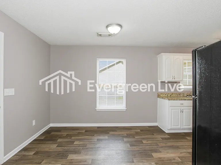 15988 Stone Ridge Cir — Photo 4