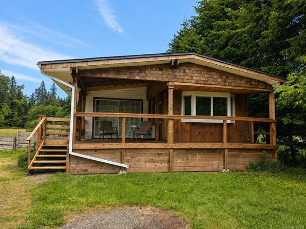 1430 Phye Pl, Sayward, BC V0N 1R0