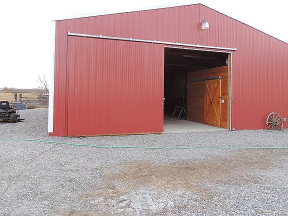 36X48 barn new in 2012