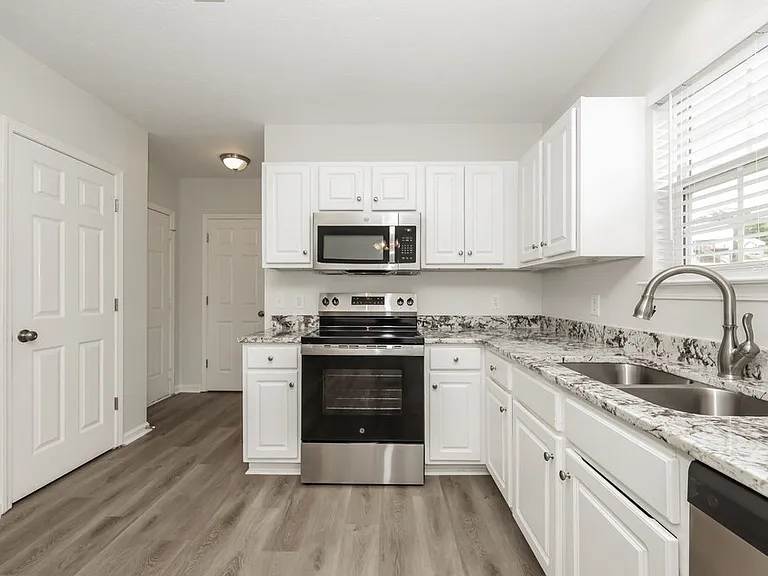 102 Polk Ct — Photo 9