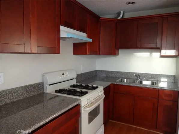 1555 Artesia Blvd, Manhattan Beach, CA 90266