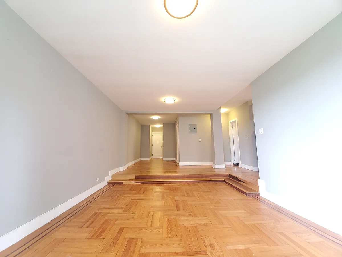 Building Photo - 3660 Waldo Ave #5E