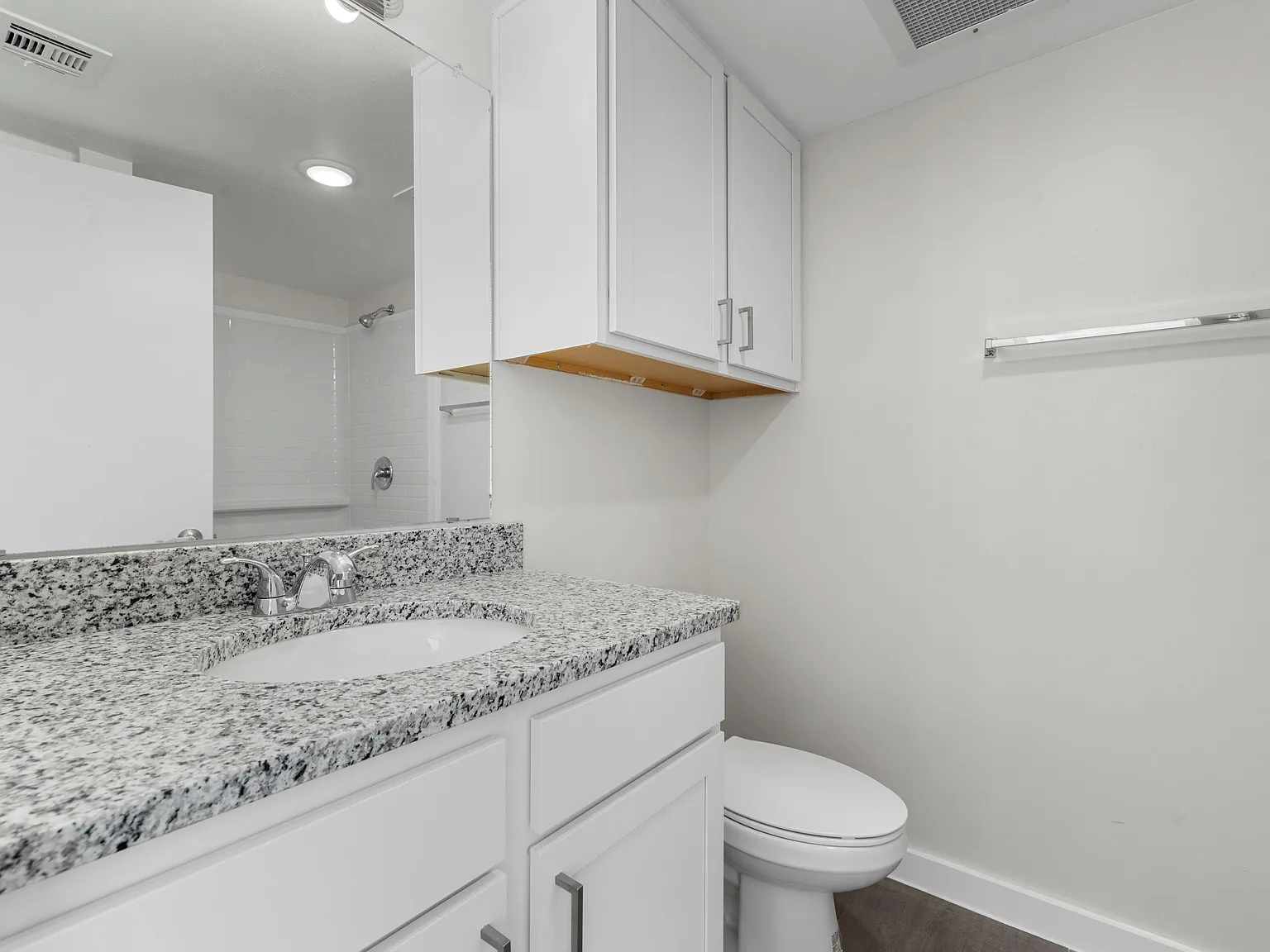 2 bed, 1035 sqft, $1,500 — Photo 4