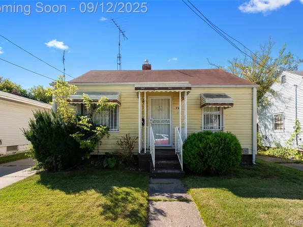 726 E Parkway Ave, Flint, MI 48505