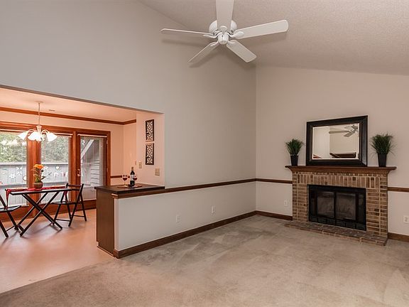 2nd image of 200 Woodcroft Pkwy #54D