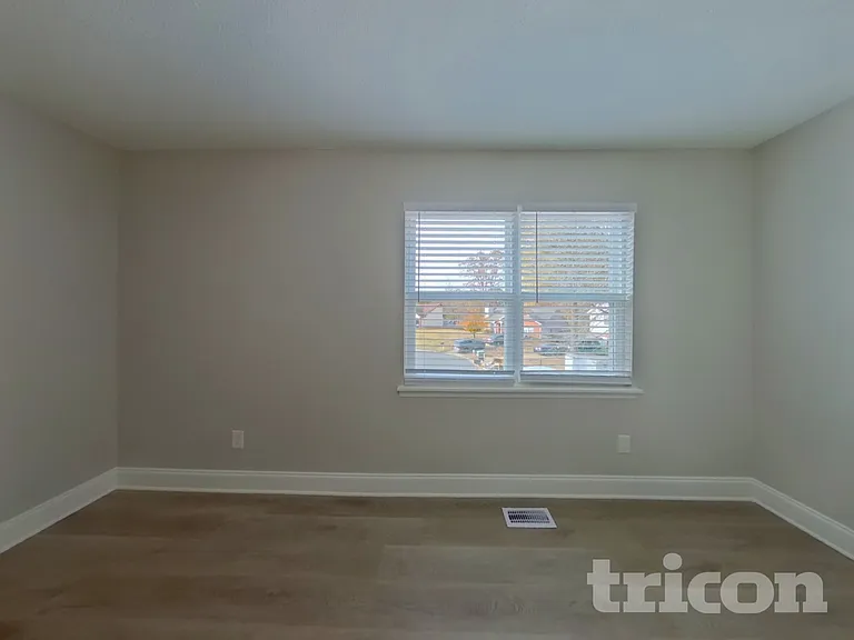 5801 Leaf Ct — Photo 8