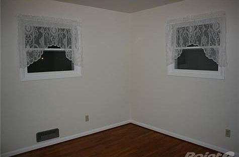 5th image of 409 Normandy Dr