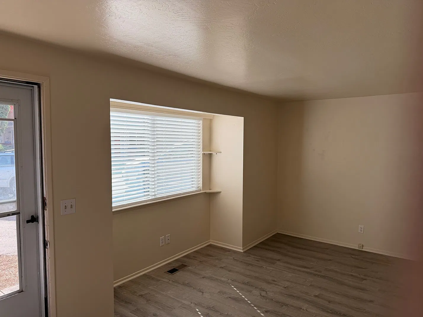 2 bed, 1.5 bath, $1,300 — Photo 4
