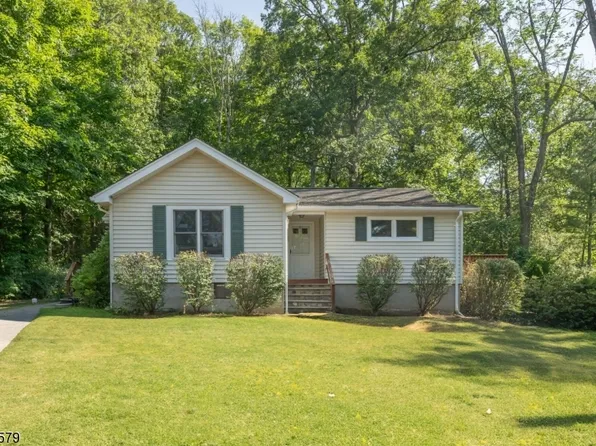 103 Silver Fox Trl, Hardyston Twp., NJ 07460