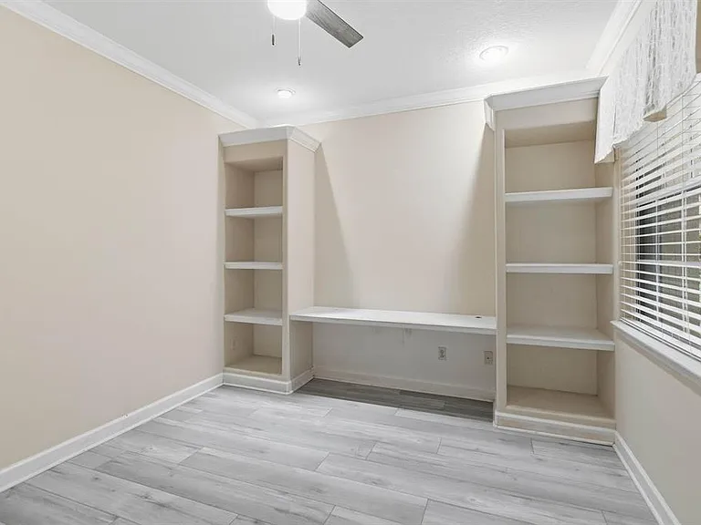 8310 Tivoli Dr — Photo 17