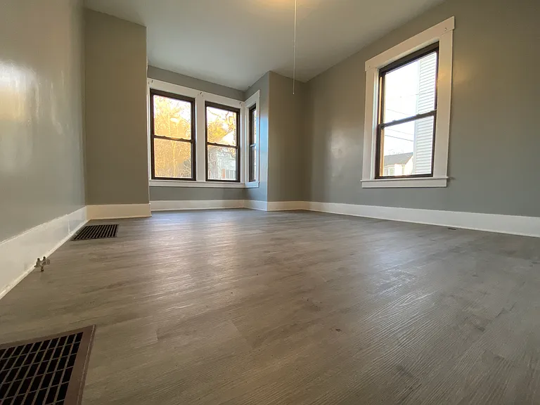 71-73 Sanders St #73A — Photo 3