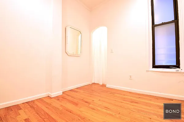 Rented by Bond New York | media 34