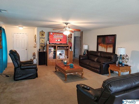 5th image of 145 Bellevue Dr