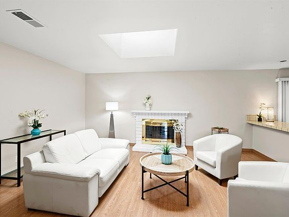 3rd image of 3526 White Cliff Cir