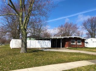 6 Coronation Dr, Amherst, NY 14226