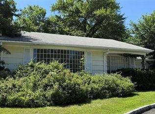 208 N Maple Ave, Ridgewood, NJ 07450