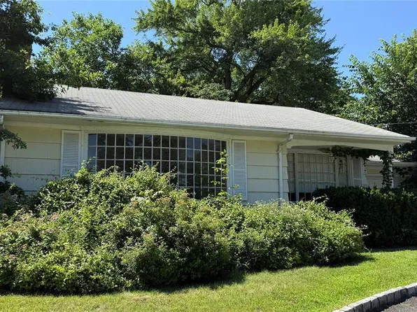 208 N Maple Ave, Ridgewood, NJ 07450
