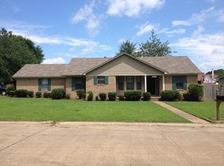 2312 Charlestowne Dr, Searcy, AR 72143