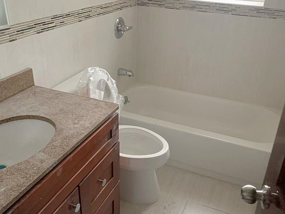 3rd image of 150-20 26th Ave Floor 2