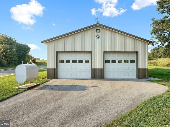 5th image of 598 Darrow Rd