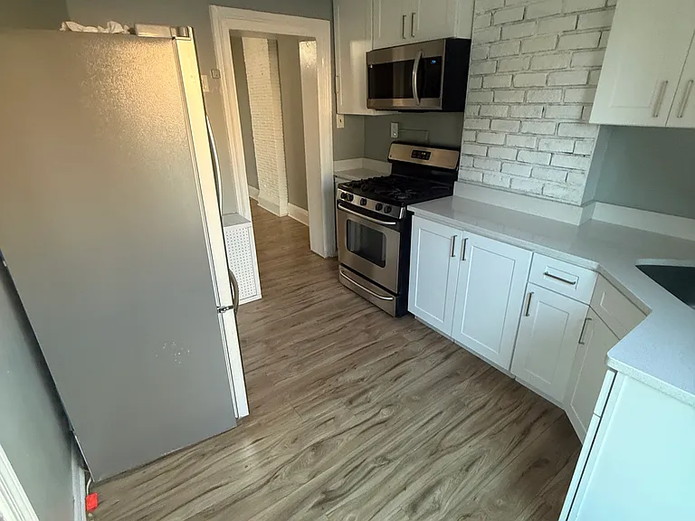 61 Lake St #2 — Photo 1