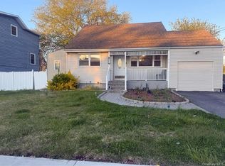 675 S Long Beach Avenue, Freeport, NY 11520