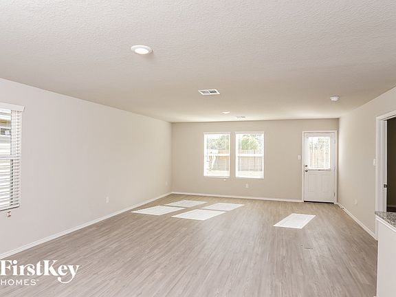 3rd image of 1846 Morse St
