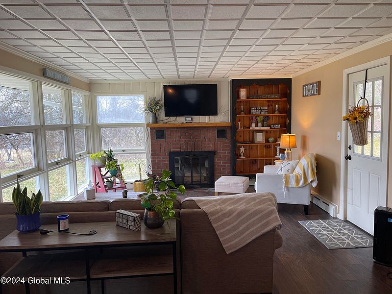 4th image of 73 Dolan Avenue