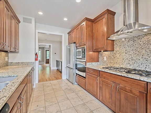 3rd image of 1871 Newton St NW #1