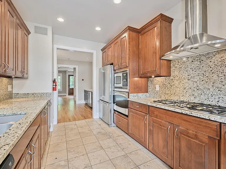 1871 Newton St NW #1 — Photo 3