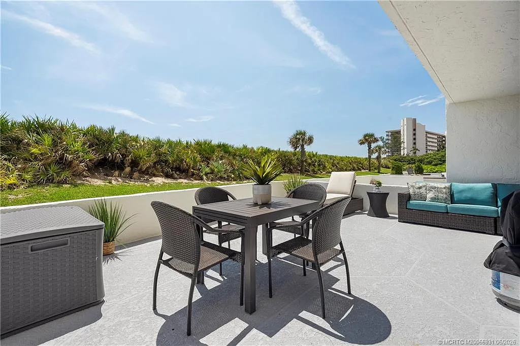 2 bed, 2.0 bath, 1023 sqft, $3,000 — Photo 3