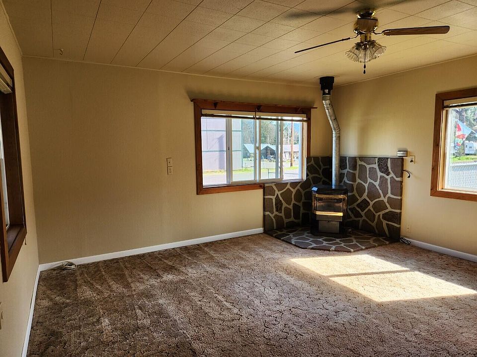 438 South St, Butte Falls, OR 97522 MLS 220163089 Zillow