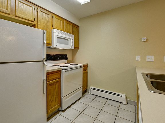 5th image of 1065 University Ave APT 220