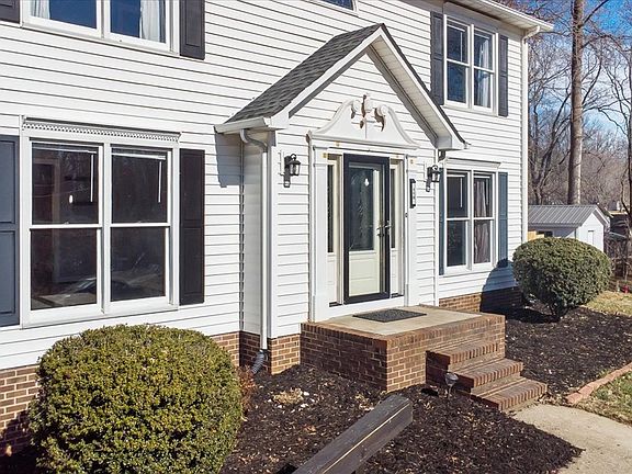 2nd image of 110 Banister Ct