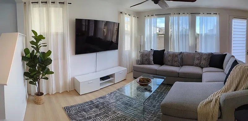 3 bed, 2.5 bath, $6,325 — Photo 4