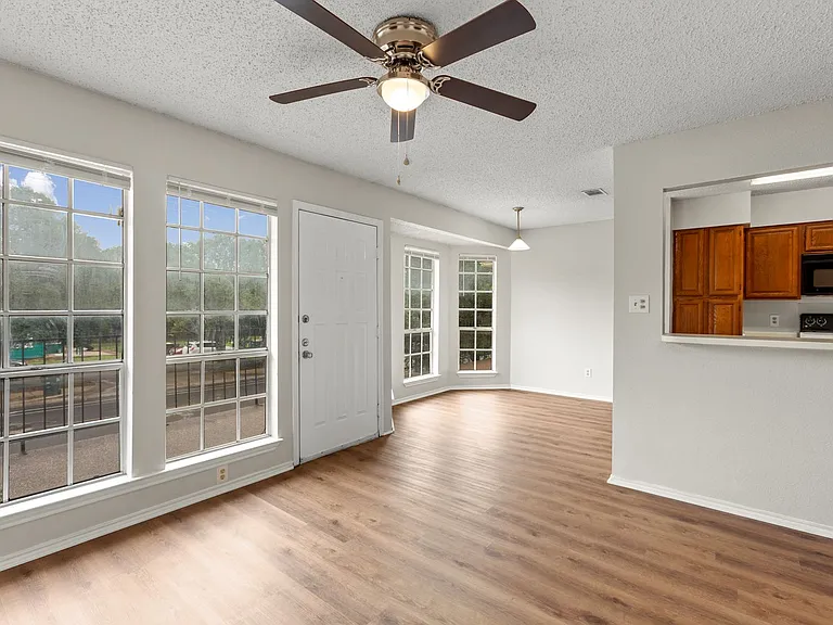 104 Mosscliff Cir #11 — Photo 6