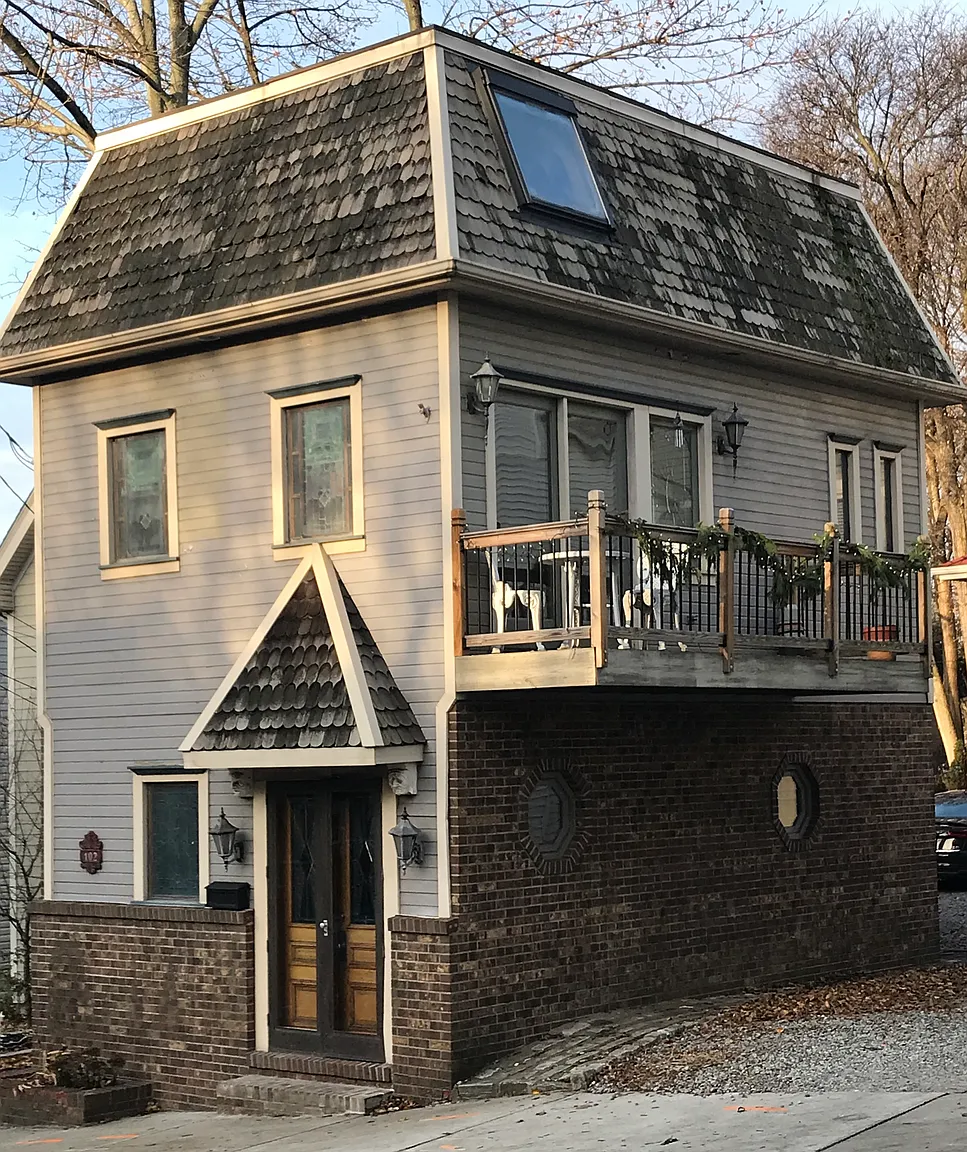 102 Maple Ter photo 1