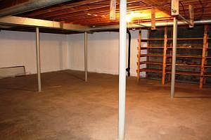 3rd image of 1716 Lonna Dr NW