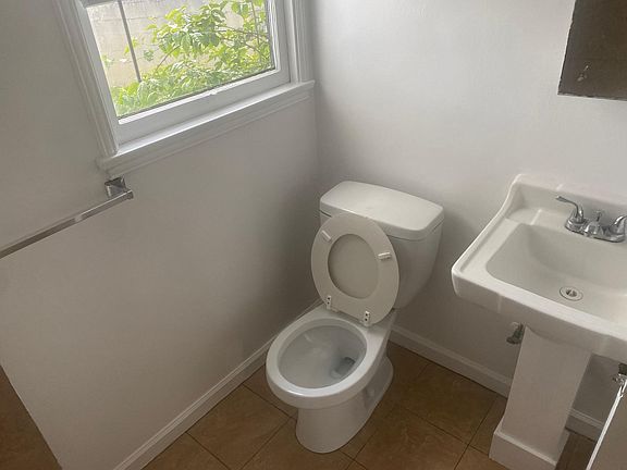 3rd image of 1603 W 219th St
