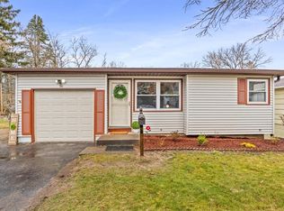 36 Keating Dr, Rochester, NY 14622