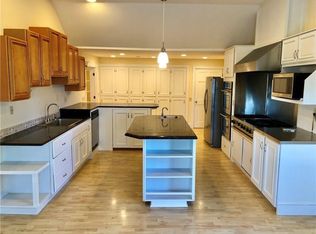16 Clearview Ave UNIT D, Portsmouth, RI 02871