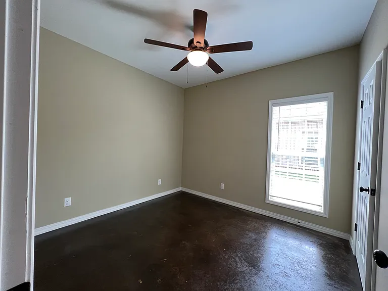 12914 Churchill Dr #B — Photo 8